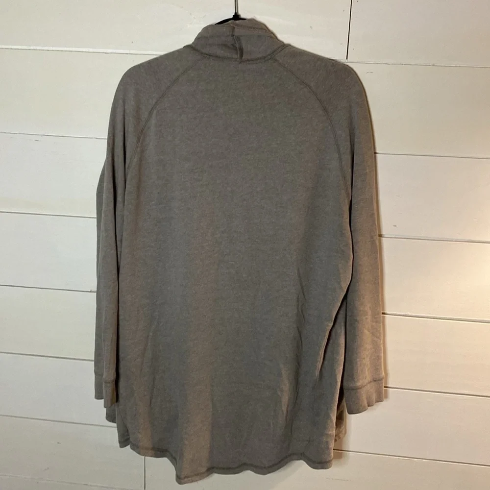 Alternative Gray Cardigan Sweater Lightweight Knit. Pockets. Size L.